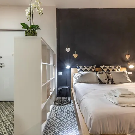 Carlo 12 Charming By Wonderful Italy Apartmán