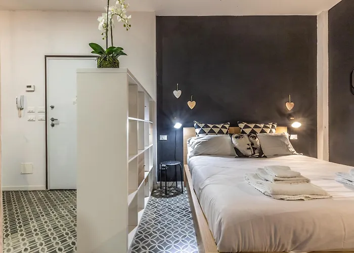 Carlo 12 Charming By Wonderful Italy شقة